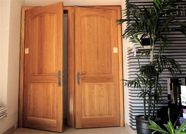 những cách chọn cửa gỗ