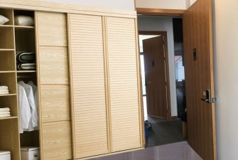 Chuyên sản xuất và cung cấp cửa gỗ công nghiệp, Cửa gỗ HDF, Cửa gỗ HDF Veneer, cửa nhựa ABS Hàn quốc. giá cửa gỗ công nghiệp. Hotline: 0919707355 - kingdoor.com.vn