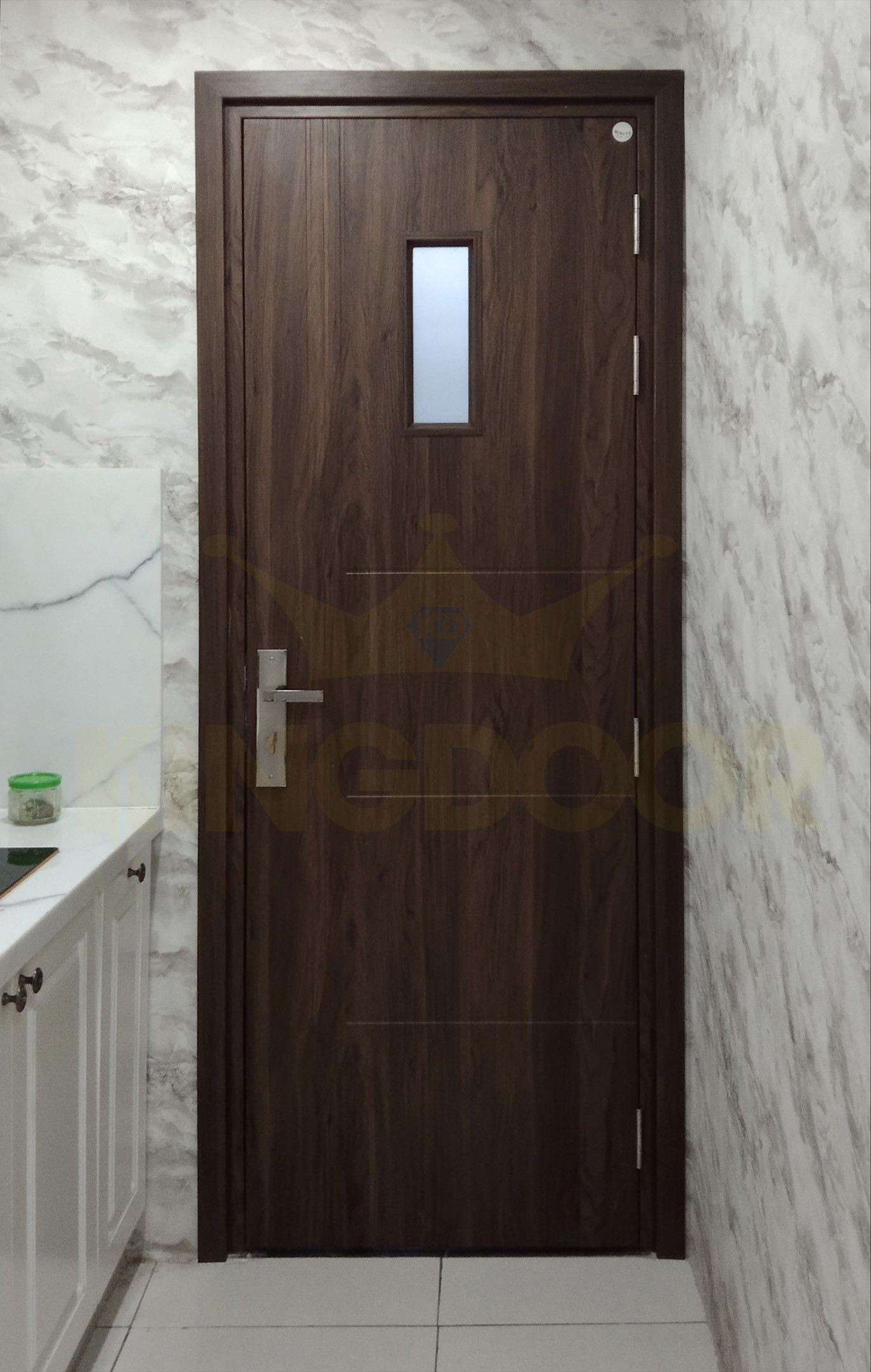 Cửa nhựa composite phủ da có ô kính