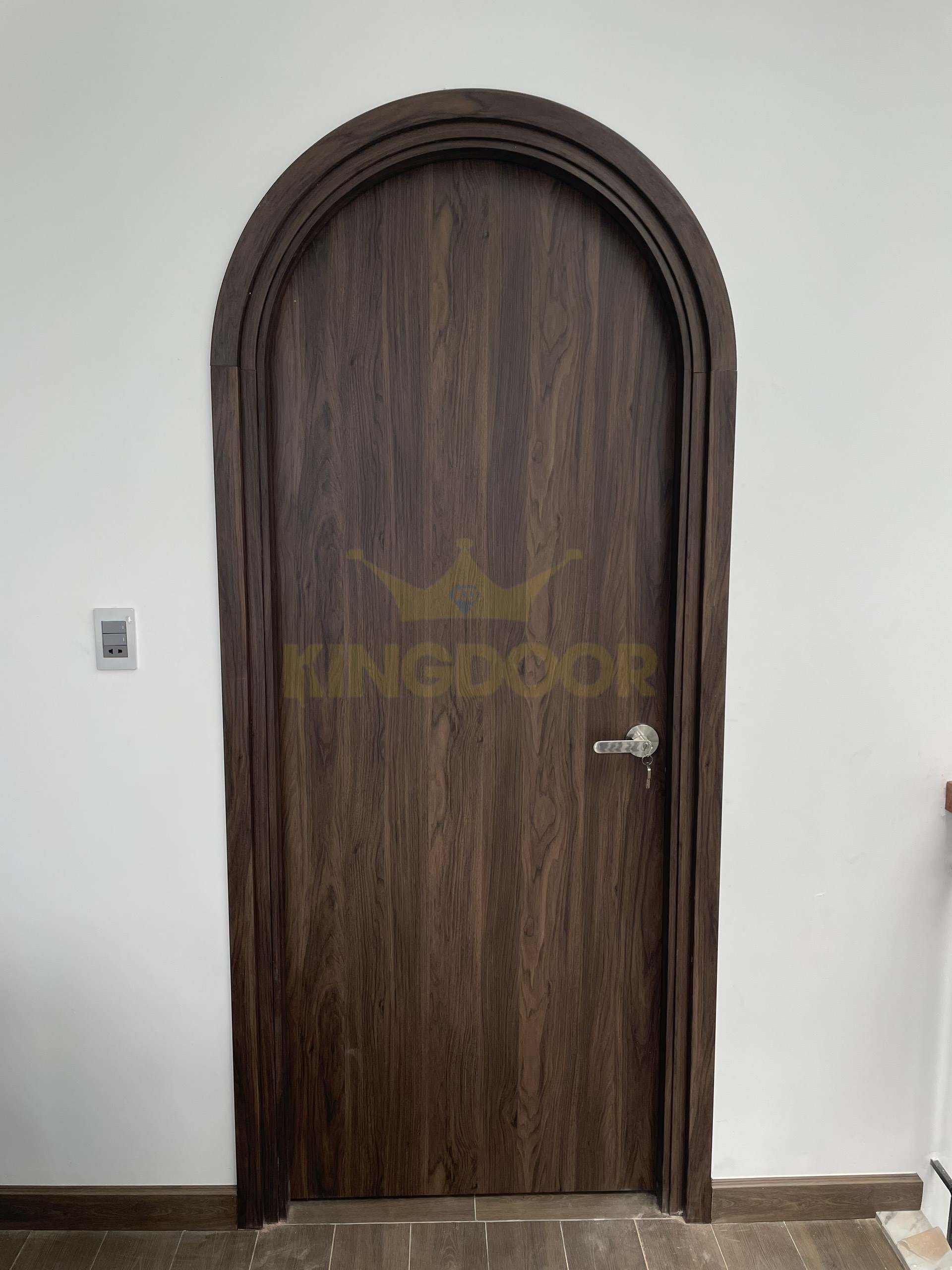 Cửa vòm nhựa Composite phủ da