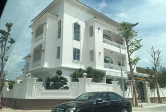 Công trình sử dụng cửa nhựa abs giả gỗ tại Nha Trang