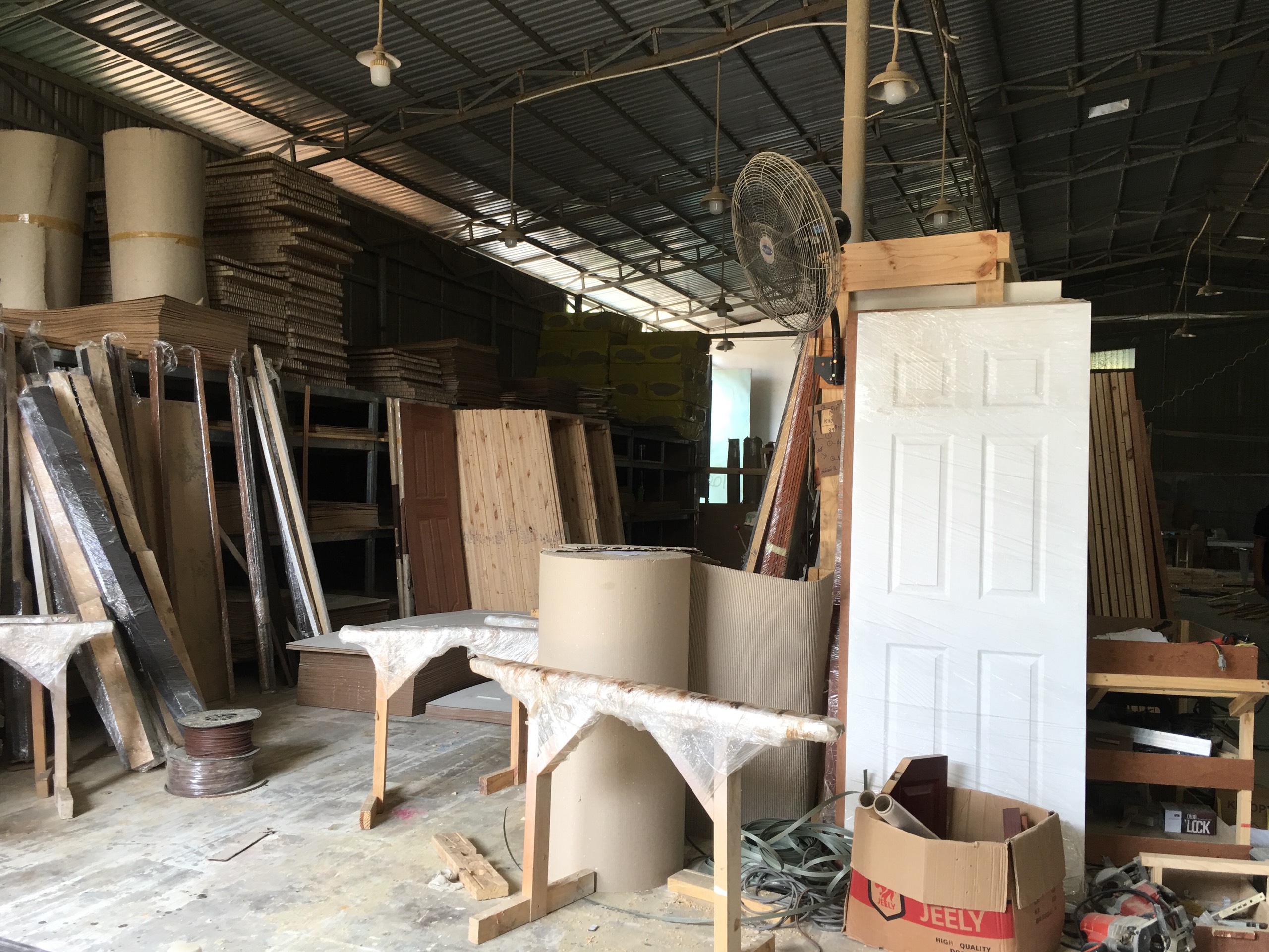 Sản xuất cửa gỗ công nghiệp Kingdoor