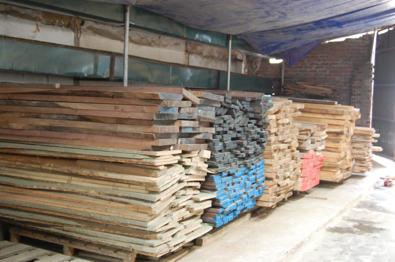 Sản xuất cửa gỗ công nghiệp 