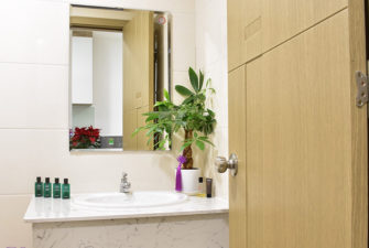 cua nhua abs hàn quoc mau 116 danh cho wc