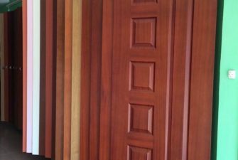 Cửa gỗ công nghiệp hdf veneer tại Vườn Lài