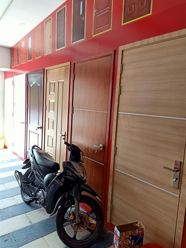 Một số mẫu cửa gỗ công nghiệp trưng bày tại Showroom