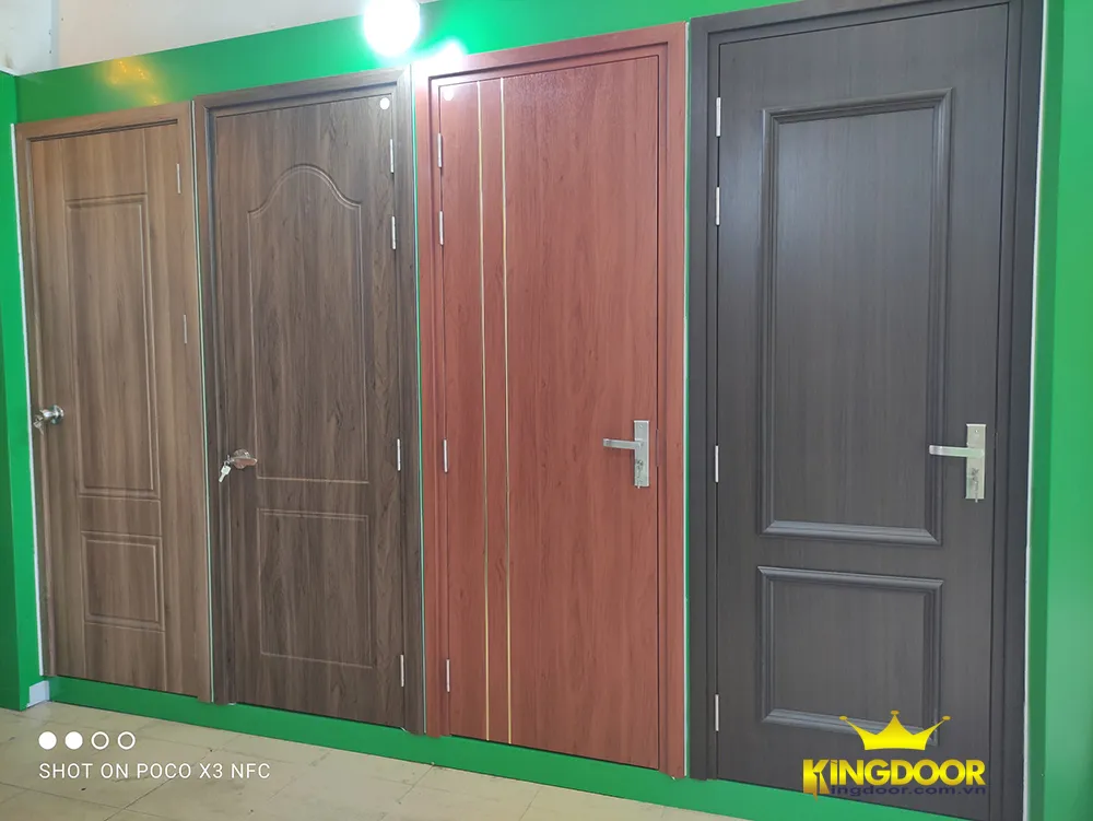 Mẫu cửa nhựa gỗ Composite tại Showroom Kingdoor