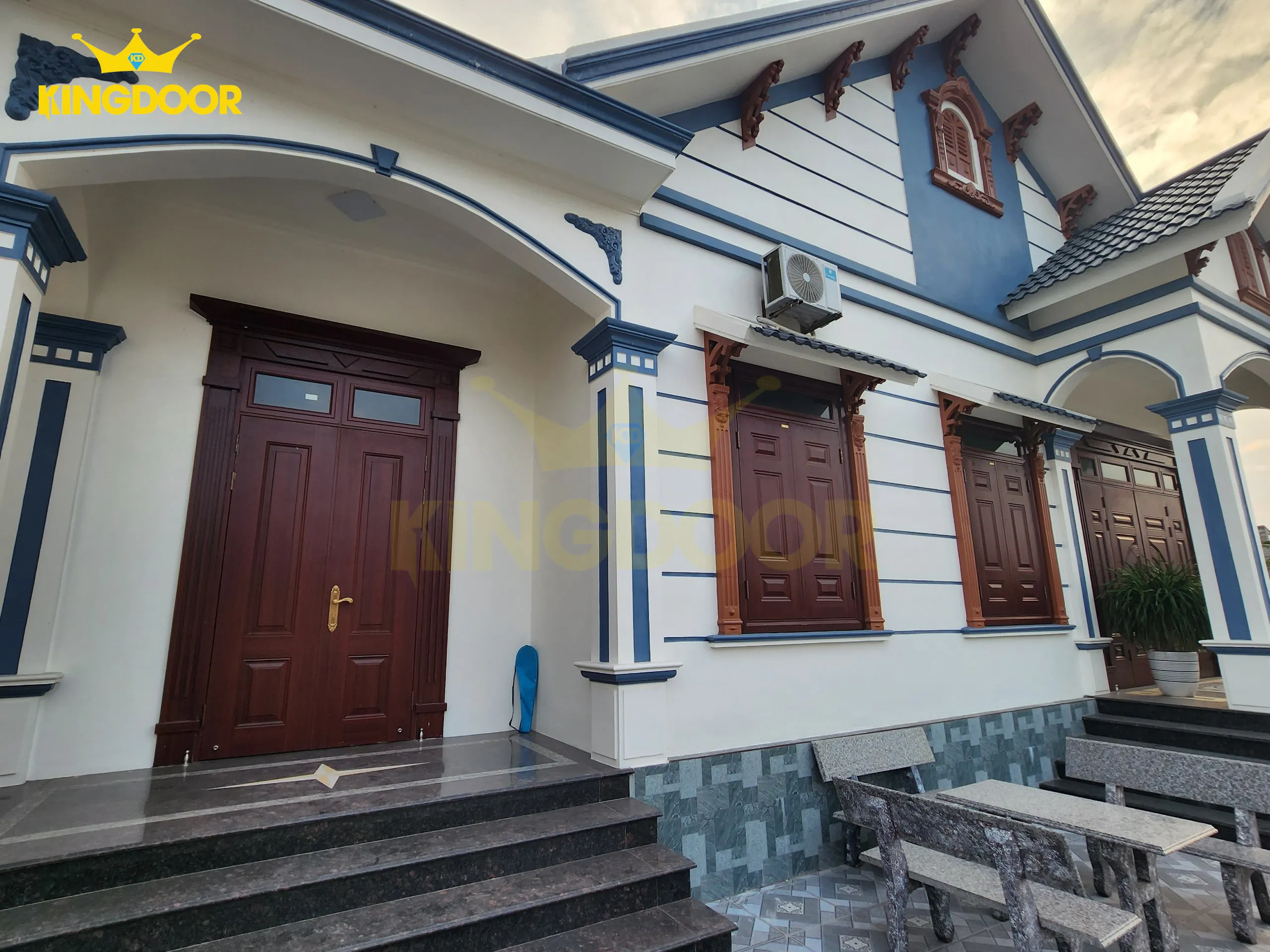 Cửa thép vân gỗ bảo hành bao lâu