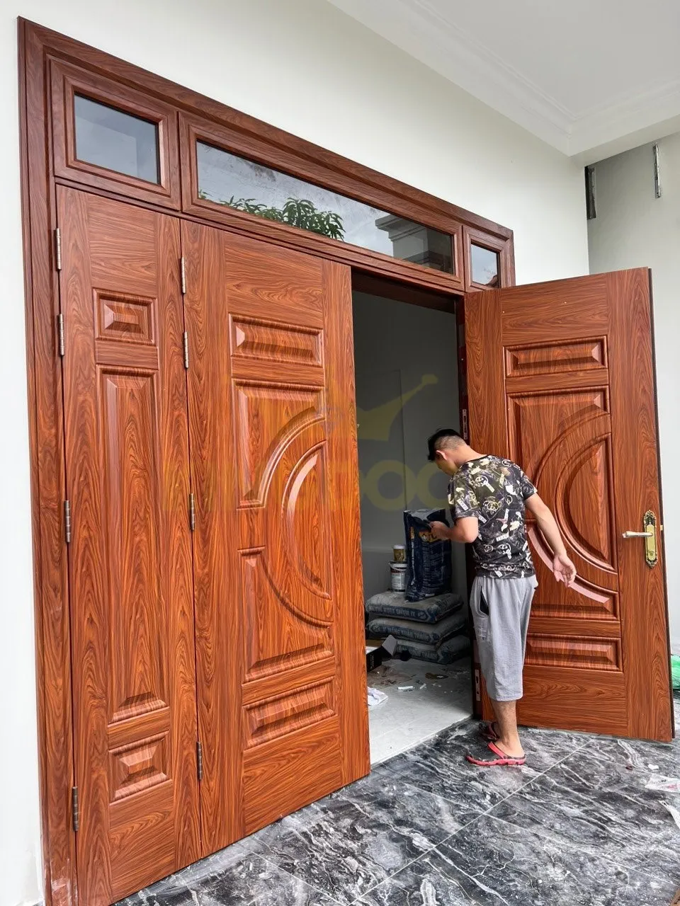 Cửa thép vân gỗ chống gỉ