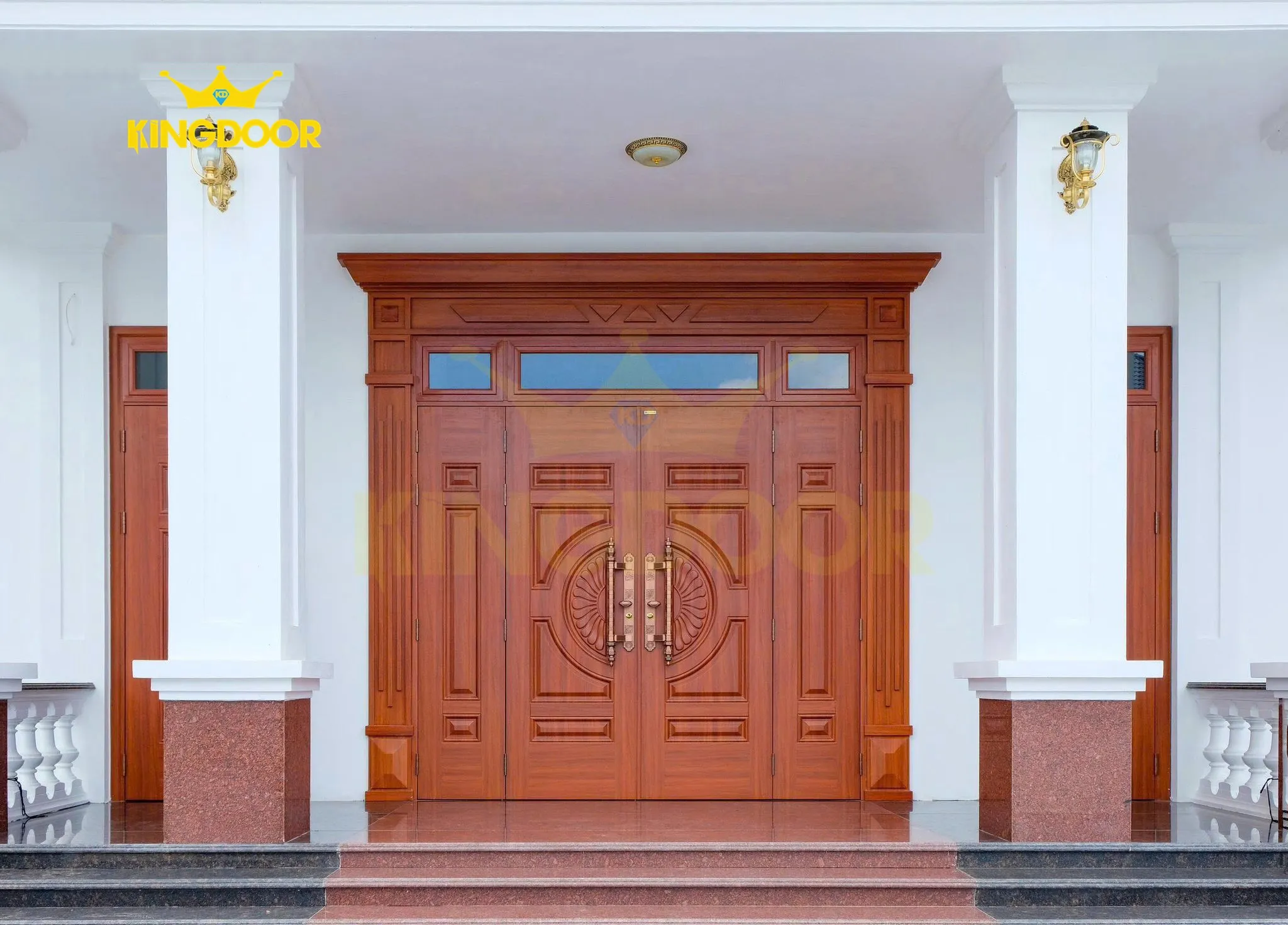 Cửa thép vân gỗ có dễ trầy xước không