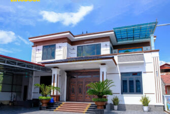 Công trình cửa thép vân gỗ Classic Hải Đăng Kingdoor